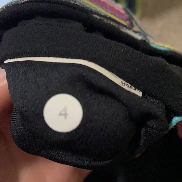 Ivivva Reversible Black Crop Exercise Pants - Picture 5 of 7